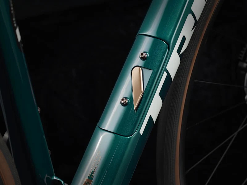 2025 Domane SL 5 Gen 4 Road Bike - Image 16