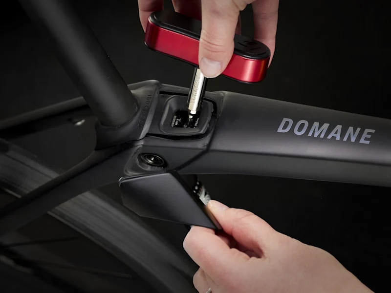 2025 Domane SL 5 Gen 4 Road Bike - Image 9