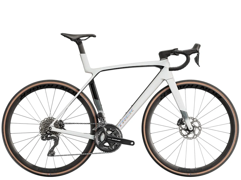 2025 Madone SL 6 Gen 8 Road Bike - Image 13