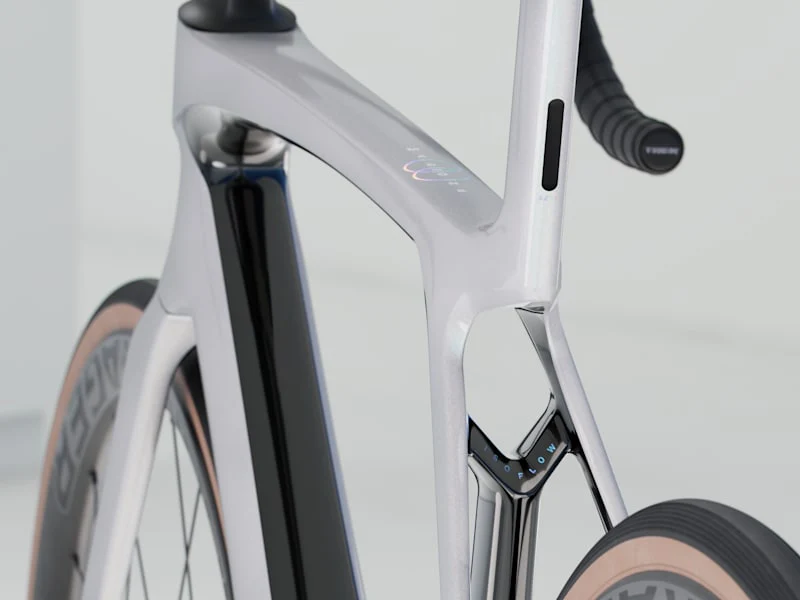2025 Madone SL 6 Gen 8 Road Bike - Image 16