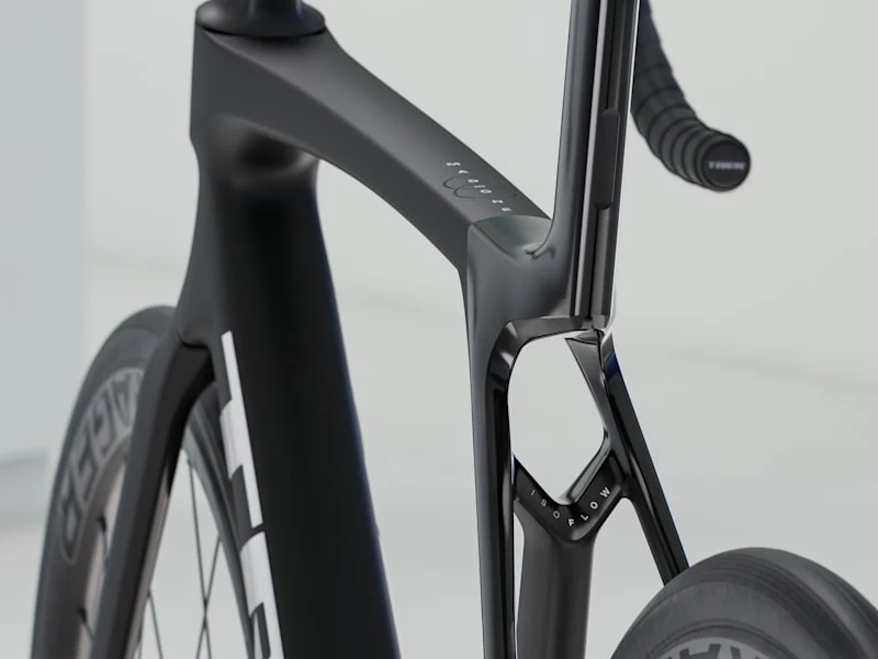 2025 Madone SL 6 Gen 8 Road Bike - Image 4