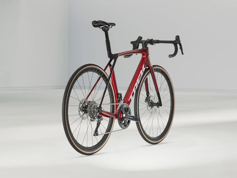 2025 Madone SL 6 Gen 8 Road Bike - Image 8