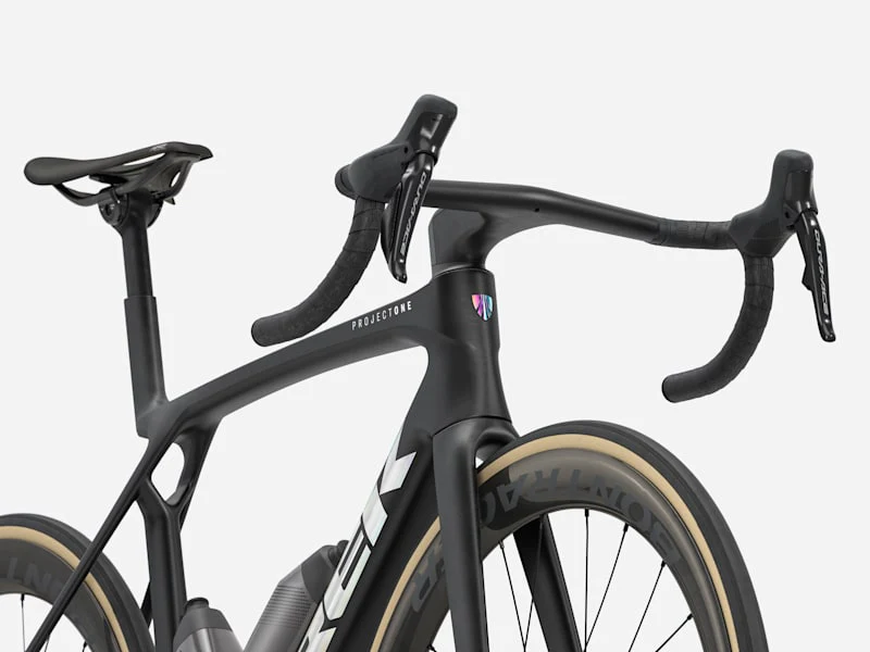 2026 Madone Carbon Road Bike - Image 11