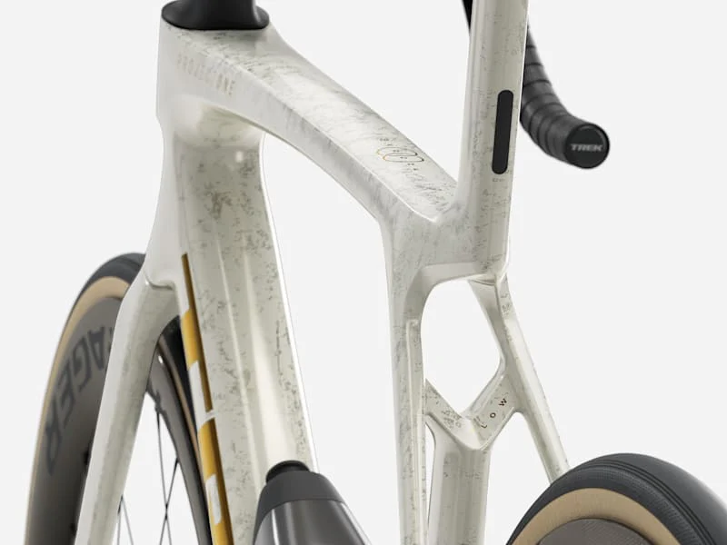 2026 Madone Carbon Road Bike - Image 34