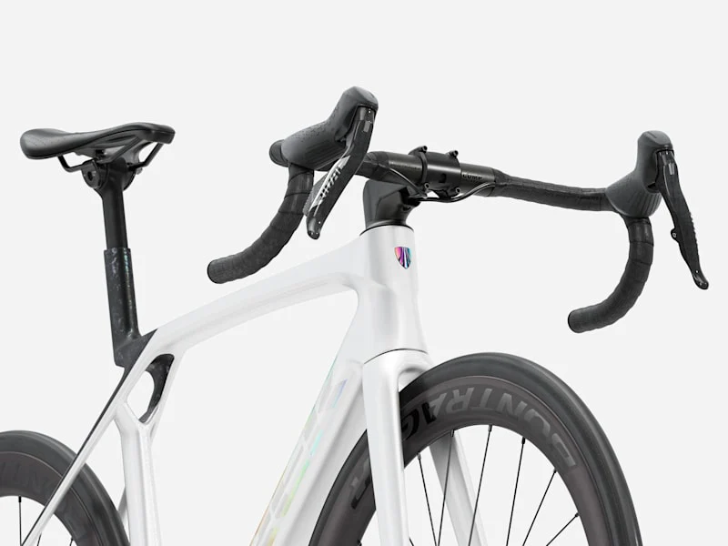 2026 Madone SL 6 AXS Gen 8 Road Bike - Image 5
