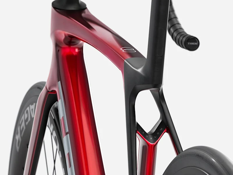 2026 Madone SL 6 Gen 8 Road Bike - Image 10