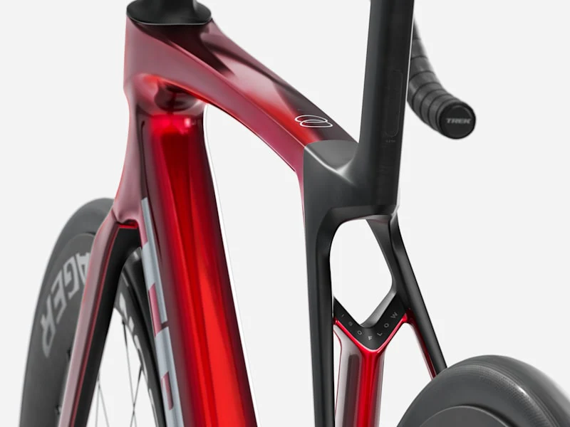 2026 Madone SL 7 Gen 8 Road Bike - Image 4