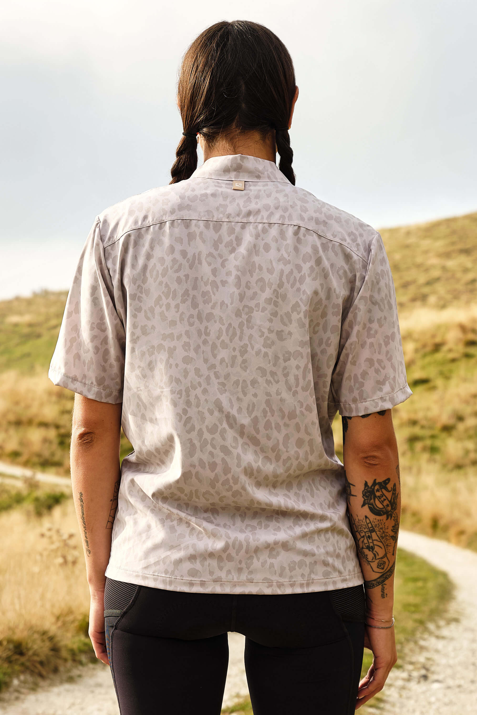 Beyond Gravel Soave Resort Shirt - Image 7