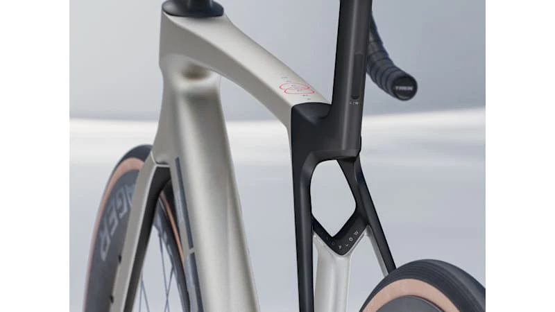 2025 Madone SL 7 Gen 8 Road Bike - Image 10