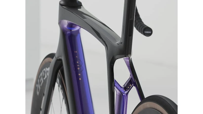 2025 Madone SL 7 Gen 8 Road Bike - Image 4