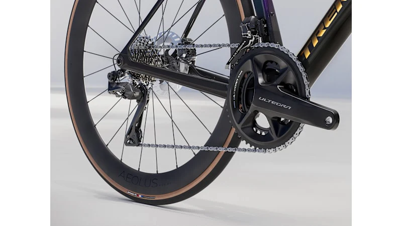 2025 Madone SL 7 Gen 8 Road Bike - Image 6