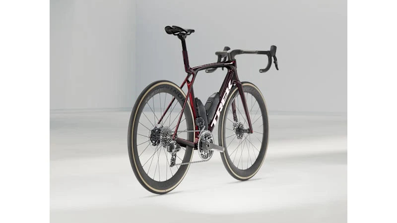 2025 Madone SLR 8 AXS Gen 8 Road Bike - Image 14
