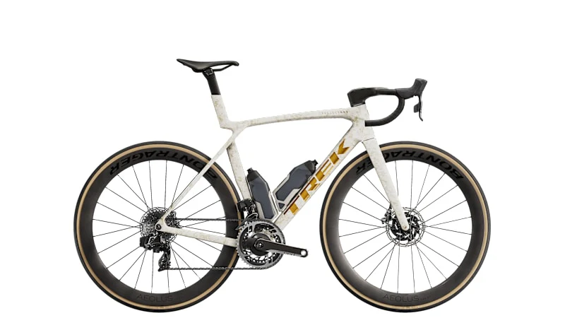 2025 Madone SLR 8 AXS Gen 8 Road Bike - Image 19