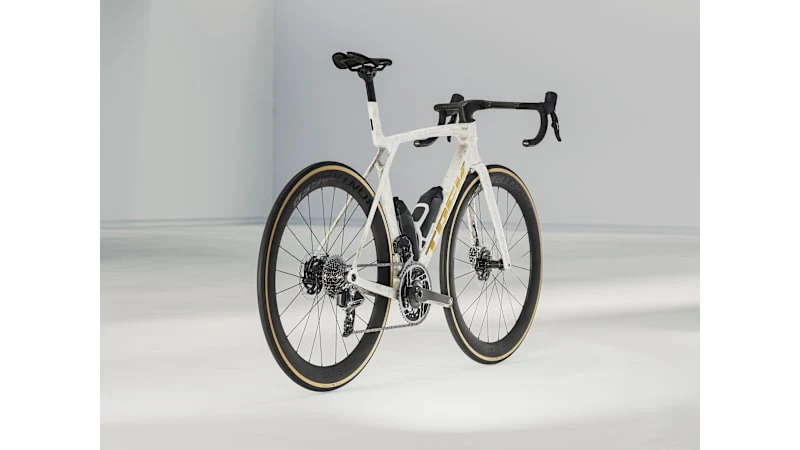 2025 Madone SLR 8 AXS Gen 8 Road Bike - Image 20