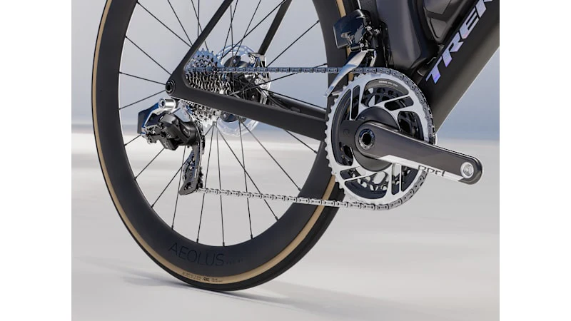 2025 Madone SLR 8 AXS Gen 8 Road Bike - Image 6