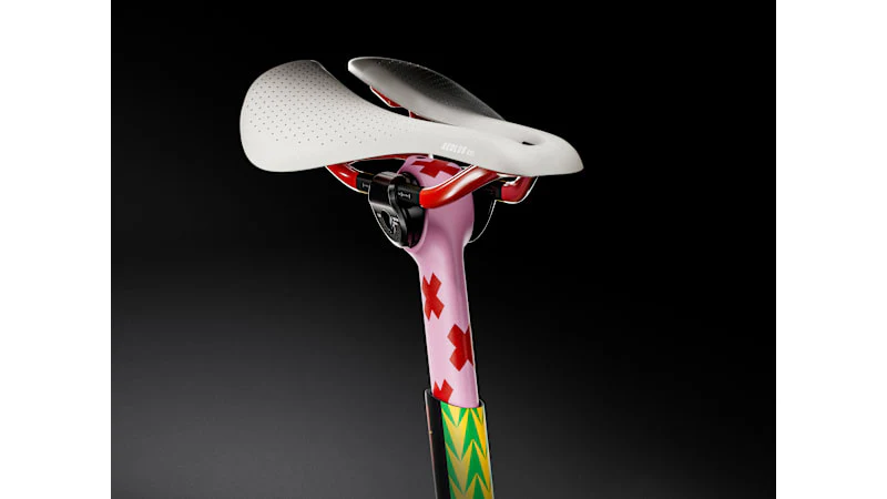 Madone SLR 9 AXS Gen 8 - The First 50 ICON Road Bike - Image 6