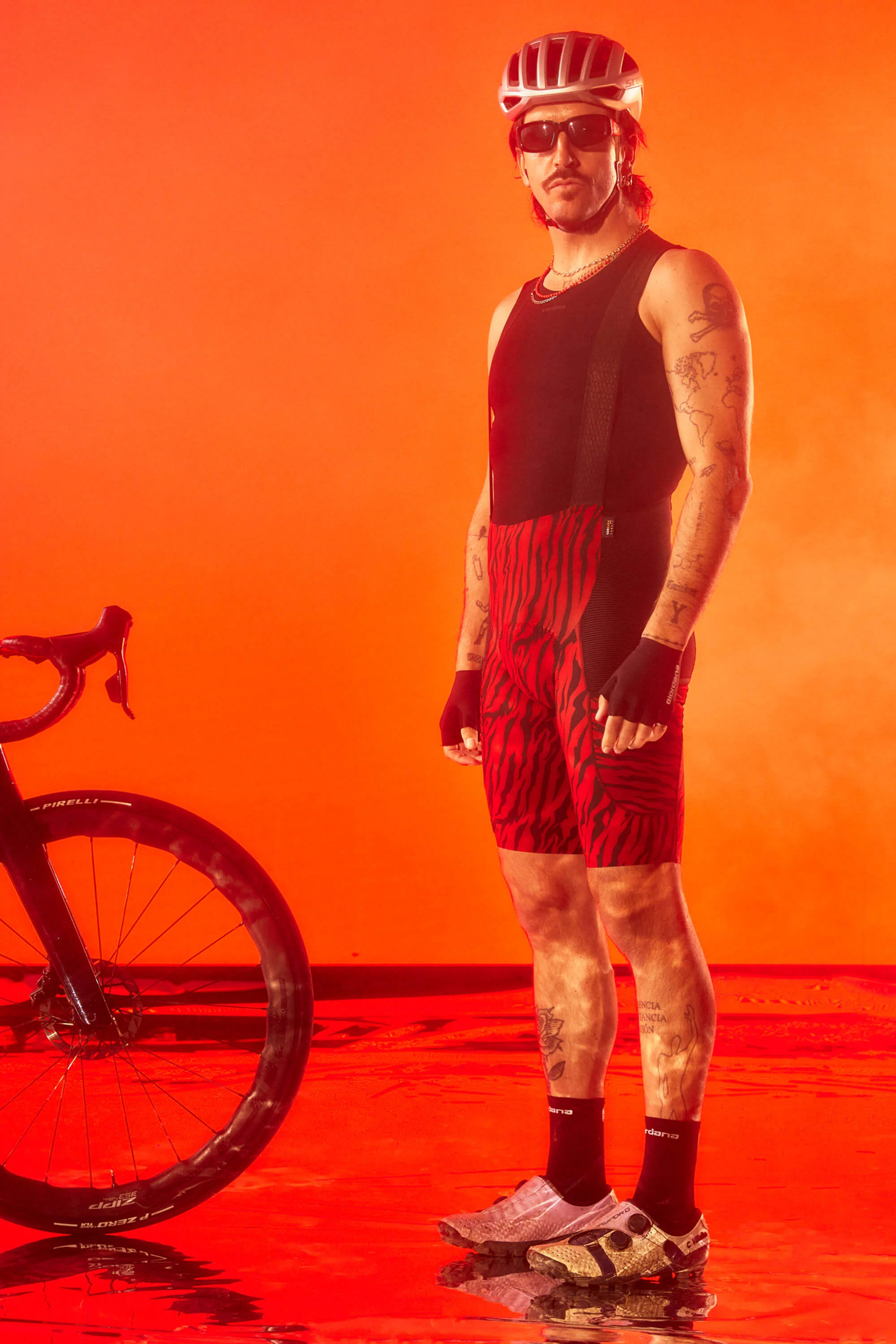 Men's Beyond Gravel Tiger Cargo Bib Short - Image 5