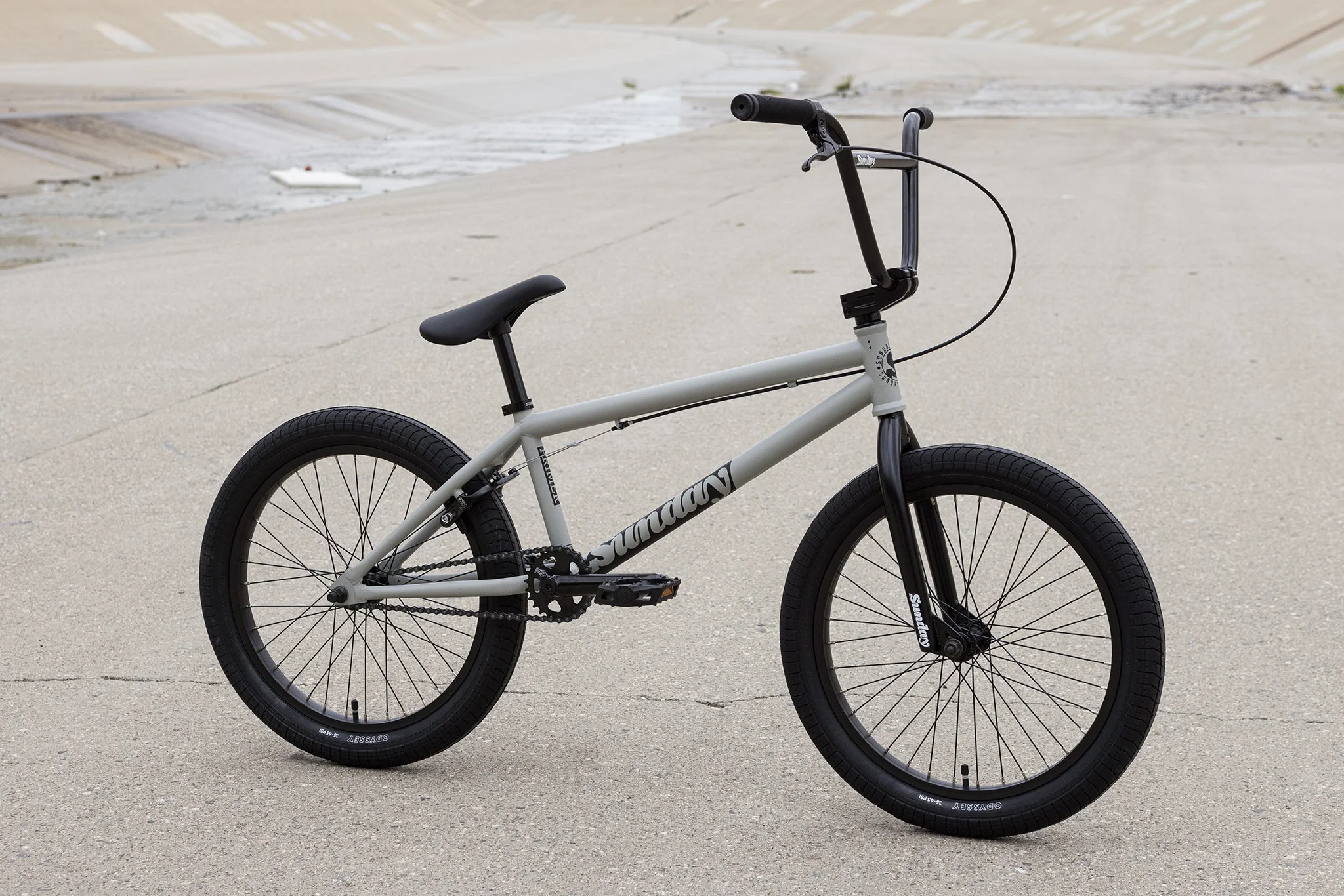 Sunday Primer (Matte Battleship Gray with 20.75" tt) Bikes - Image 2
