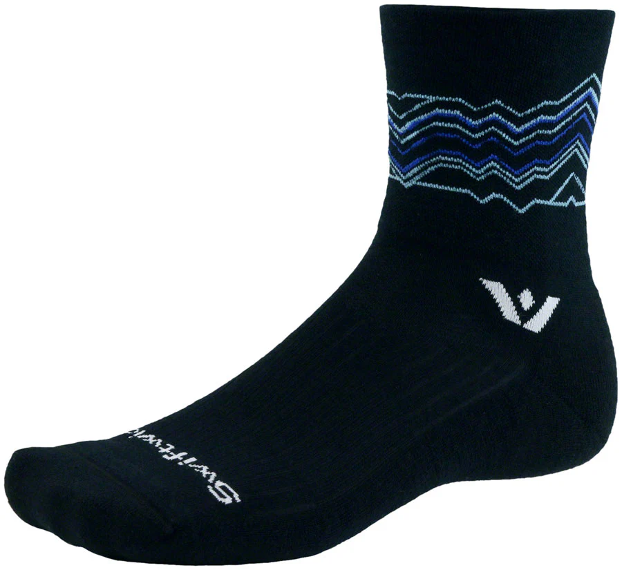 Swiftwick Pursuit Quarter Crew Socks - 4" Black - Image 4